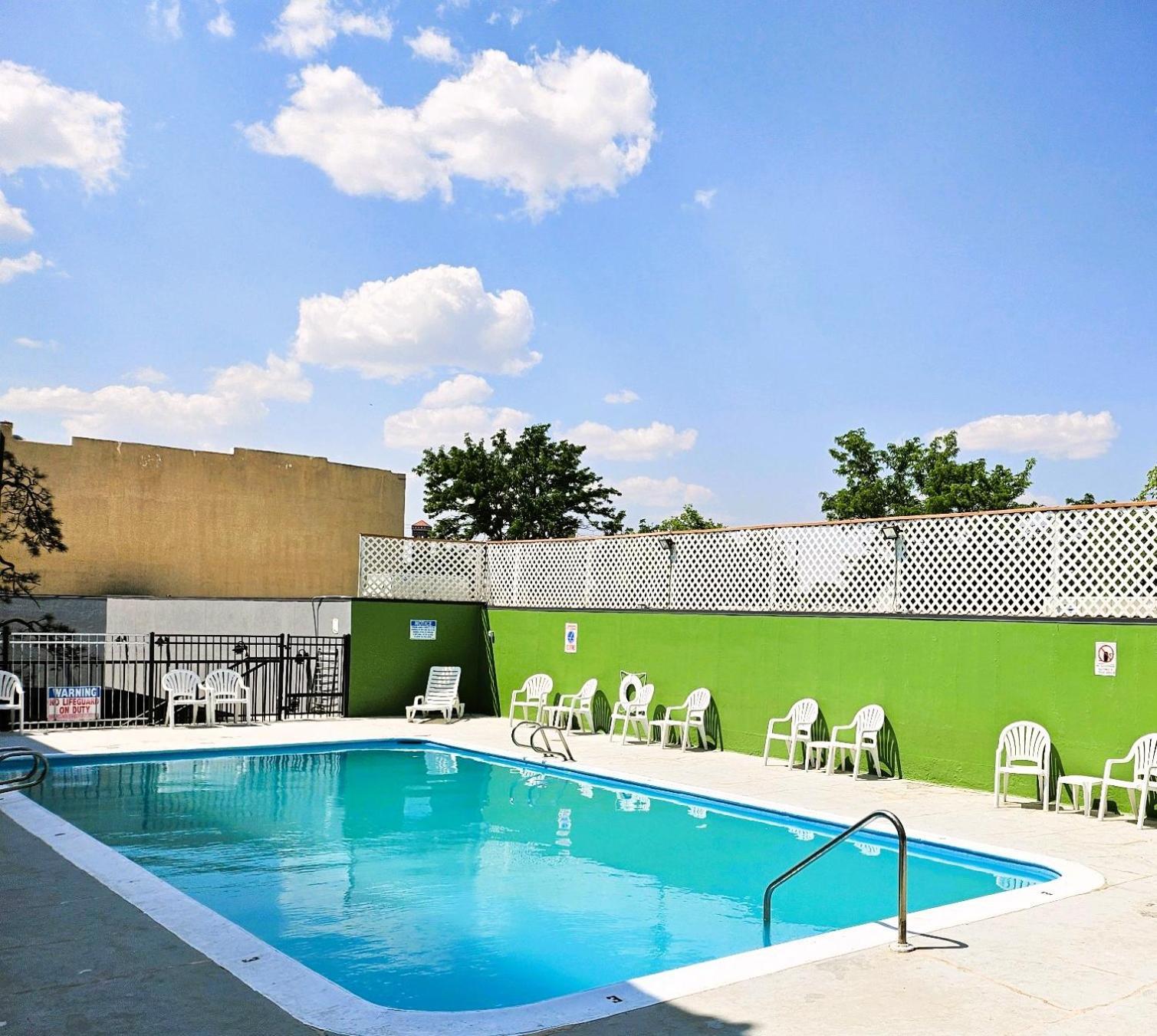 Baymont By Wyndham Great Falls City Center Exterior photo