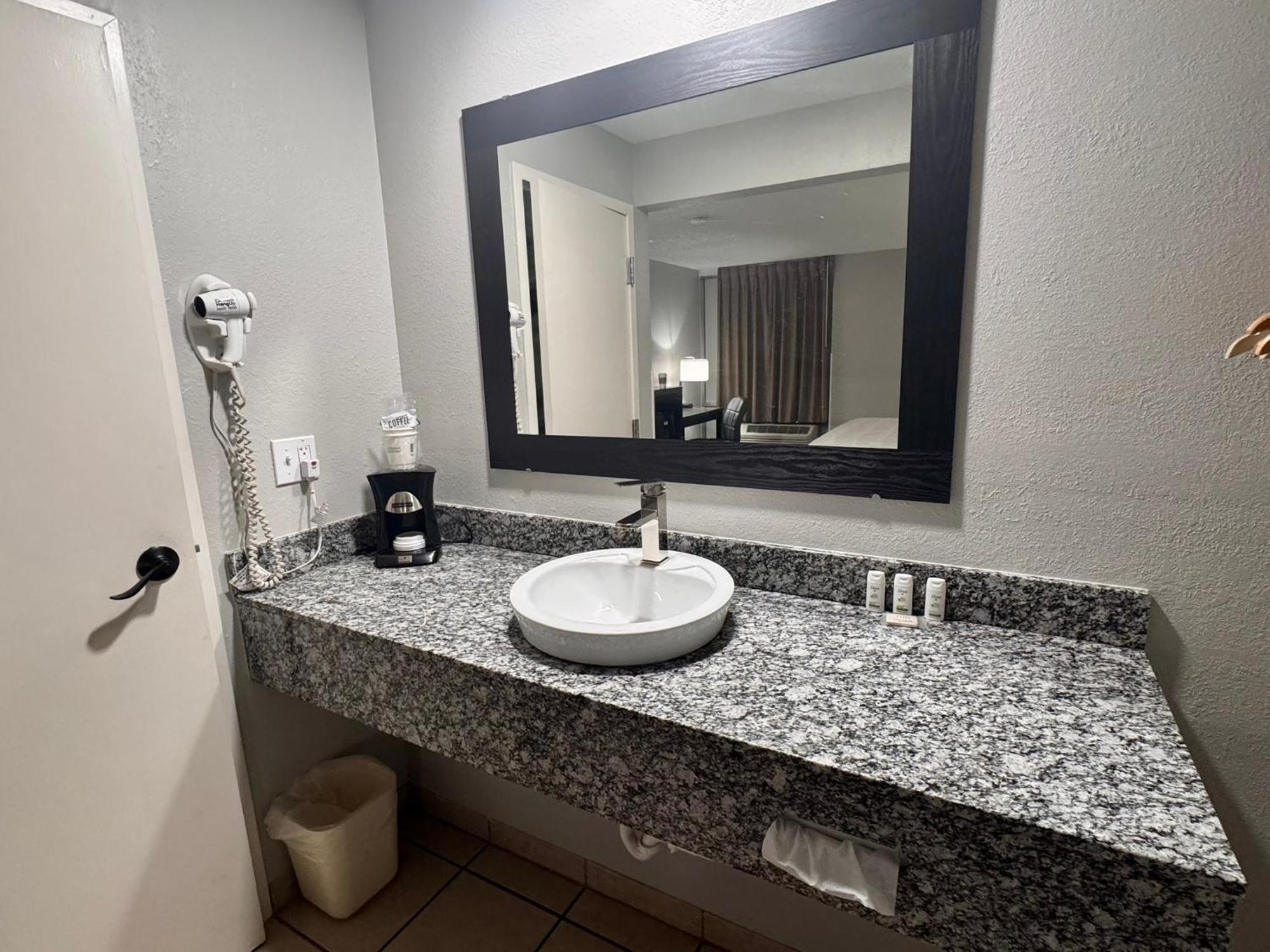 Baymont By Wyndham Great Falls City Center Exterior photo