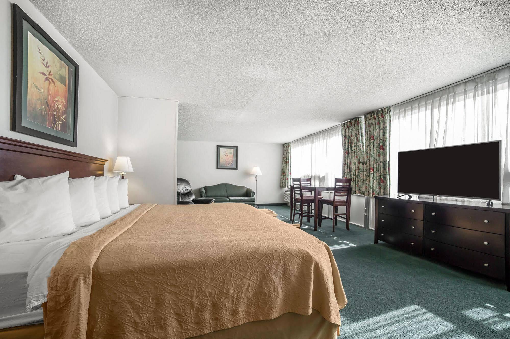 Baymont By Wyndham Great Falls City Center Exterior photo